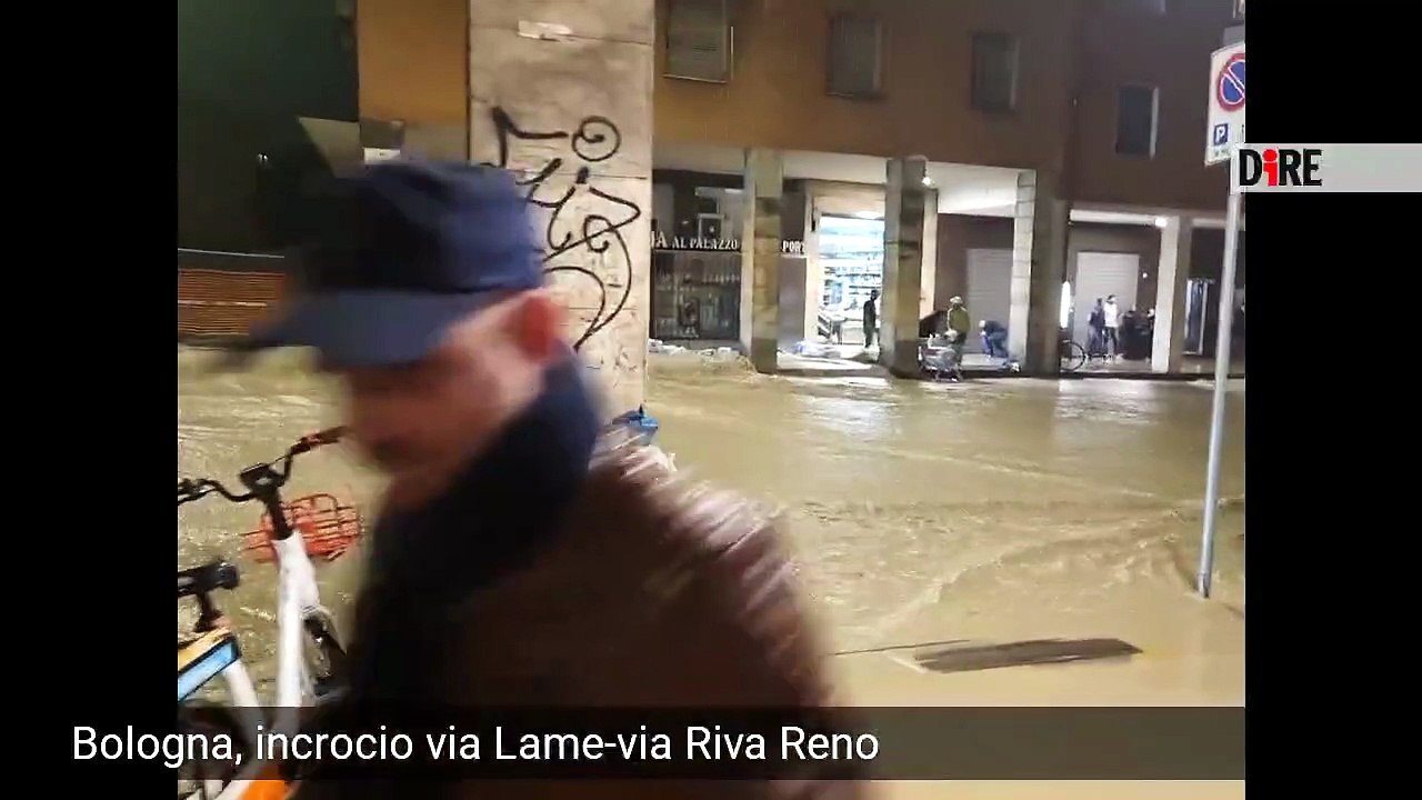 A Bologna esondazioni in varie zone, strade come fiumi. Morto un 20enne a Pianoro. Meloni vicina alla famiglia