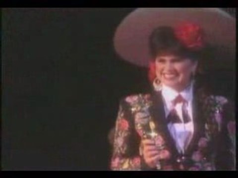 LOS LAURELES Linda Ronstant {Miros Mar}¸.•*¨*• ♪♫