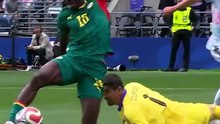 إليك ملخصًا سريعًا لأهداف مباراة بلجيكا 🇧🇪 3-2 السنغال 🇸🇳 في دور الـ32 من كأس العالم 2026: ⚽ 24' | 🇸🇳 حبيب ديارا — السنغال 1-0 ⚽ 51' | 🇸🇳 إسماعيلا سار — السنغال 2-0 ⚽ 86' | 🇧🇪 روميلو لوكاكو — بلجيكا 2-1 ⚽ 89' | 🇧🇪 يوري تيليمانس — بلجيكا 2-2 ⚽