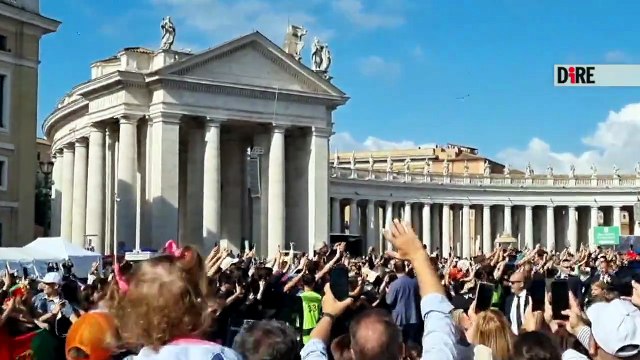 L'arrivo di Leone XIV a San Pietro per la messa di inizio pontificato
