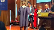 Boğaziçi Üniversitesi mezuniyetinde fotoğraf krizi: Öğrenci ve akademisyen kürsüde tartıştı!