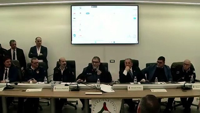 Campi Flegrei, Con una scossa di quinto grado cadono i palazzi e si contano i morti : la frase choc del capo della Protezione civile