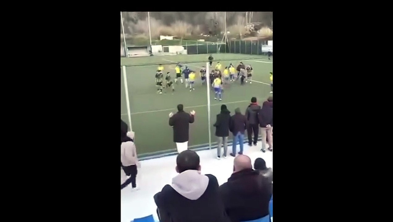Belsito-Ischia, rissa in campo tra i calciatori under 18