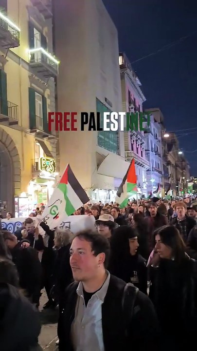 Centinaia in strada a Napoli con la 'resistenza palestinese'