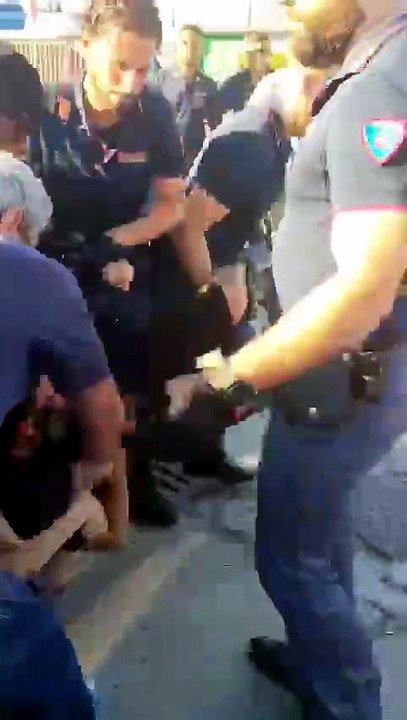 Acca Seano, presidio sgomberato dalla polizia. Il video dei Sudd Cobas