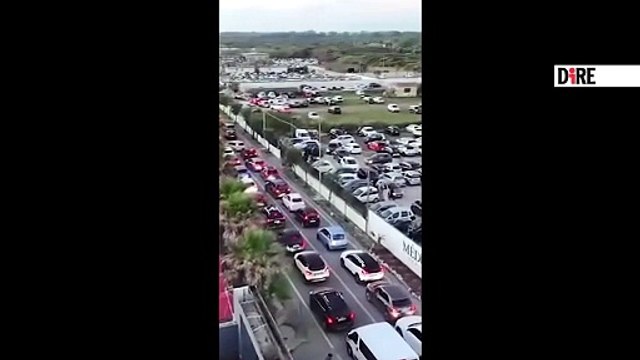 Intrappolati in auto fino a tarda notte dopo il mare, primo maggio di caos sul litorale di Napoli