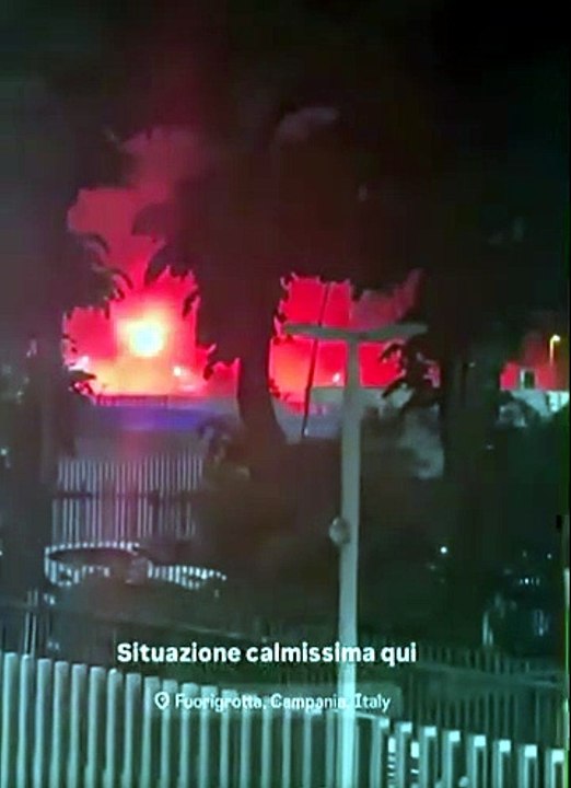 A Napoli i fuochi di artificio per i calciatori del Cagliari nel pre-partita
