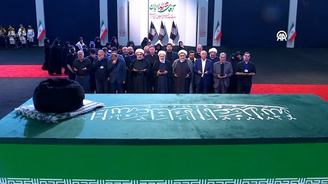 Hamaney için Tahran'da cenaze töreni başladı