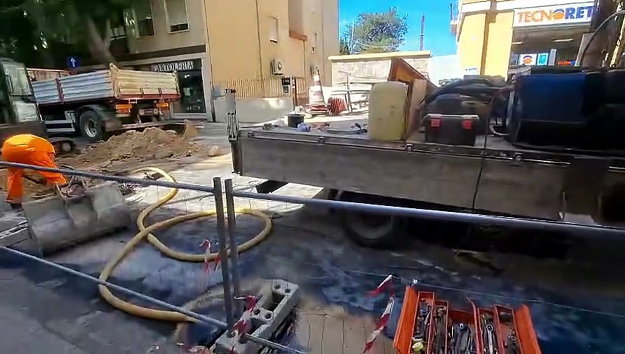 Sassari, si rompe una condotta: chiusa una strada, tre quartieri senz'acqua