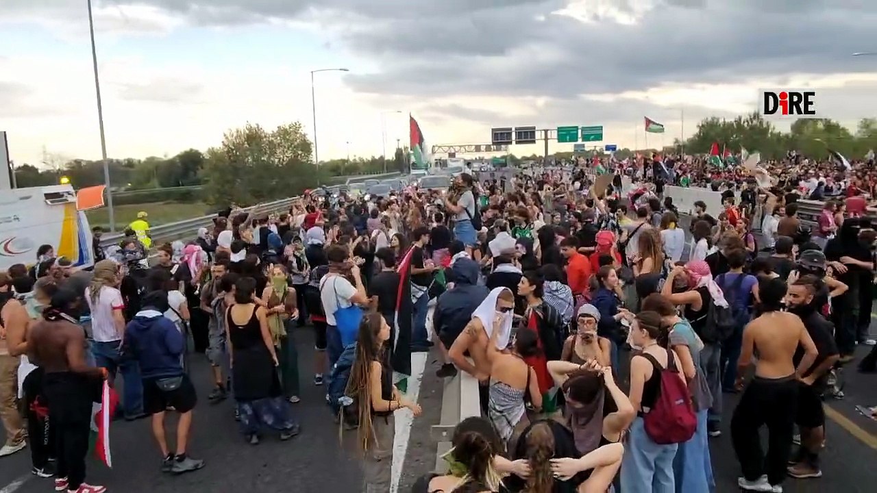 Corteo pro Gaza a Bologna, cori contro Netanyahu in tangenziale