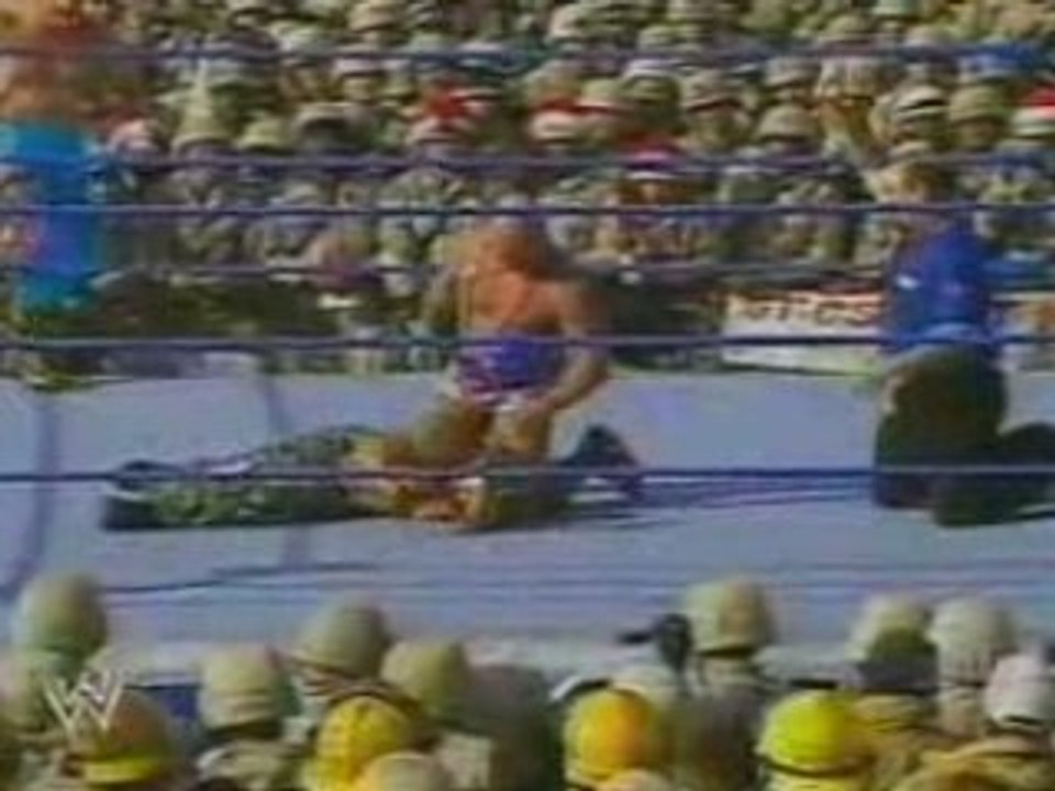 Rey Mysterio & Eddie vs Kurt Angle & Luther Reigns 23/12/04