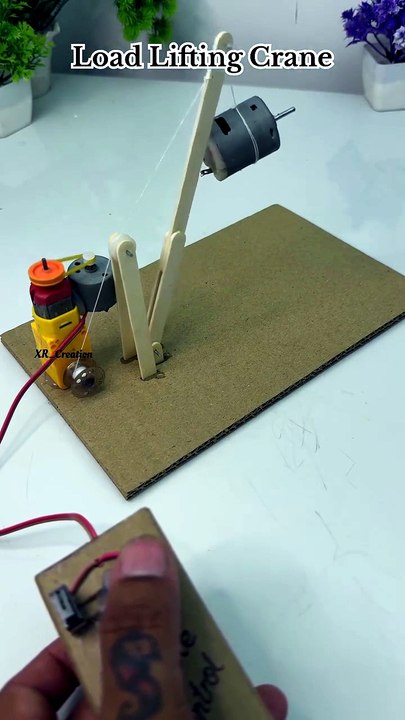 Load lifting crane