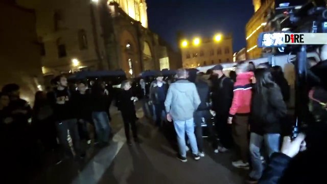 Proteste dopo lo stop al presidio dei Giovani palestinesi a Bologna.