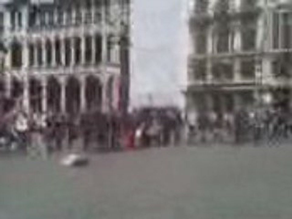12.04 rassemblement