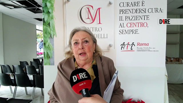 Maria Luisa Rossi Viganò, presidente di Ail Roma, al centro Mandelli