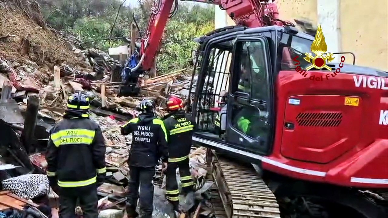 Frana di fango nel goriziano: una persona estratta viva dalle macerie. Si cercano due dispersi