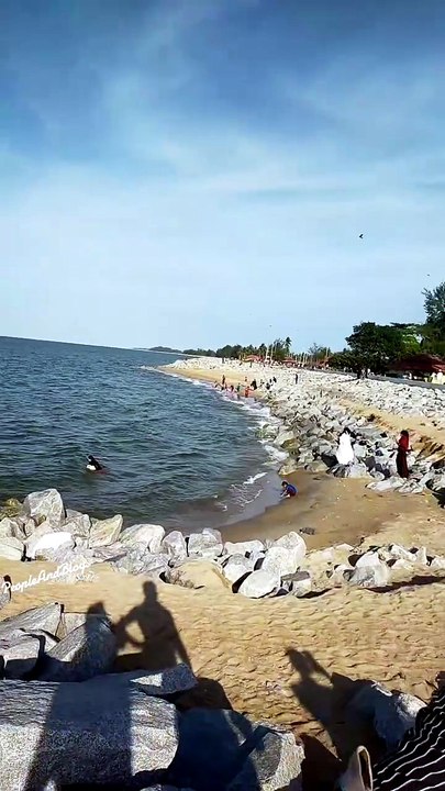 সমুদ্রের তীরে কাটানো কিছু সুন্দর মুহূর্ত 🌊 | Spending a Peaceful Day at the Beautiful Beach Vlog! #Shorts #ViralVideo ​#BeachVlog ​#TravelShorts ​#TrendingNow ​#NatureLovers ​#ViralVideo