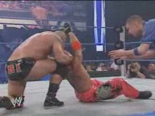 Rey Mysterio vs Johnny Stamboli 16/10/03