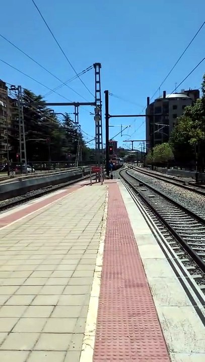 Tren turístico a su paso por León