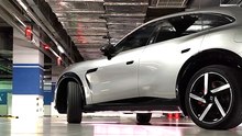 Fascinante: mira como la IA de Xiaomi conduce un coche eléctrico SU7 con solo pedírselo