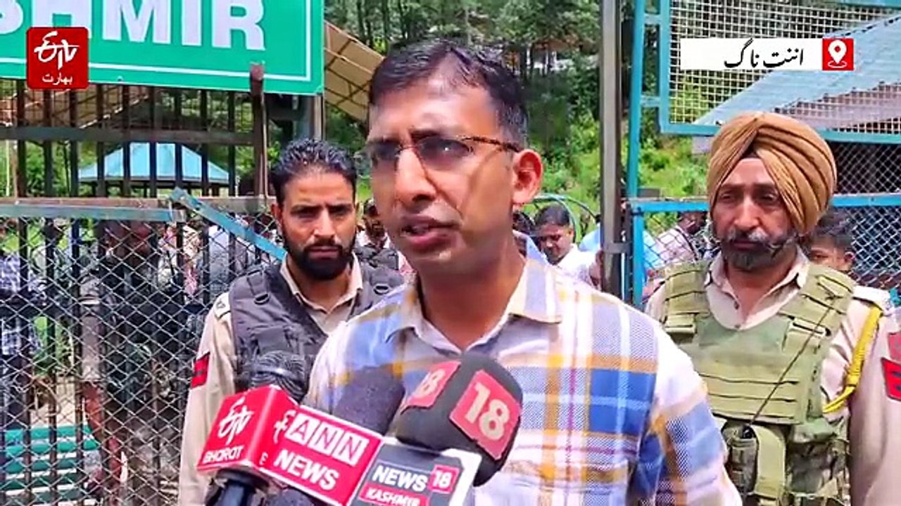 ڈویژنل کمشنر کشمیر کا پہلگام تتکال رجسٹریشن مراکز کا دورہ، غیر رجسٹرڈ یاتریوں سے صبر و تعاون کی اپیل