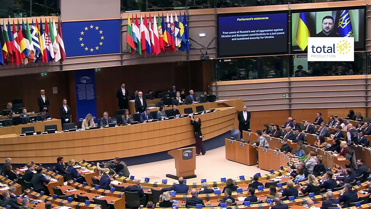 Zelensky: "L'invasione russa è un progetto anti-europeo"