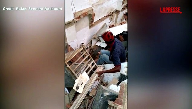 Terremoto in Venezuela, 71enne estratta viva dalle macerie: il video
