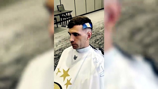 Dibu Martínez repite el corte de pelo de Qatar 2022
