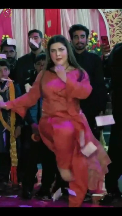 The Final Dance That Earned Her a Standing Ovation 👏Long nak da uto lak patla#ChahatBaloch# Bollywood#DancePerformance#SStudio 1
