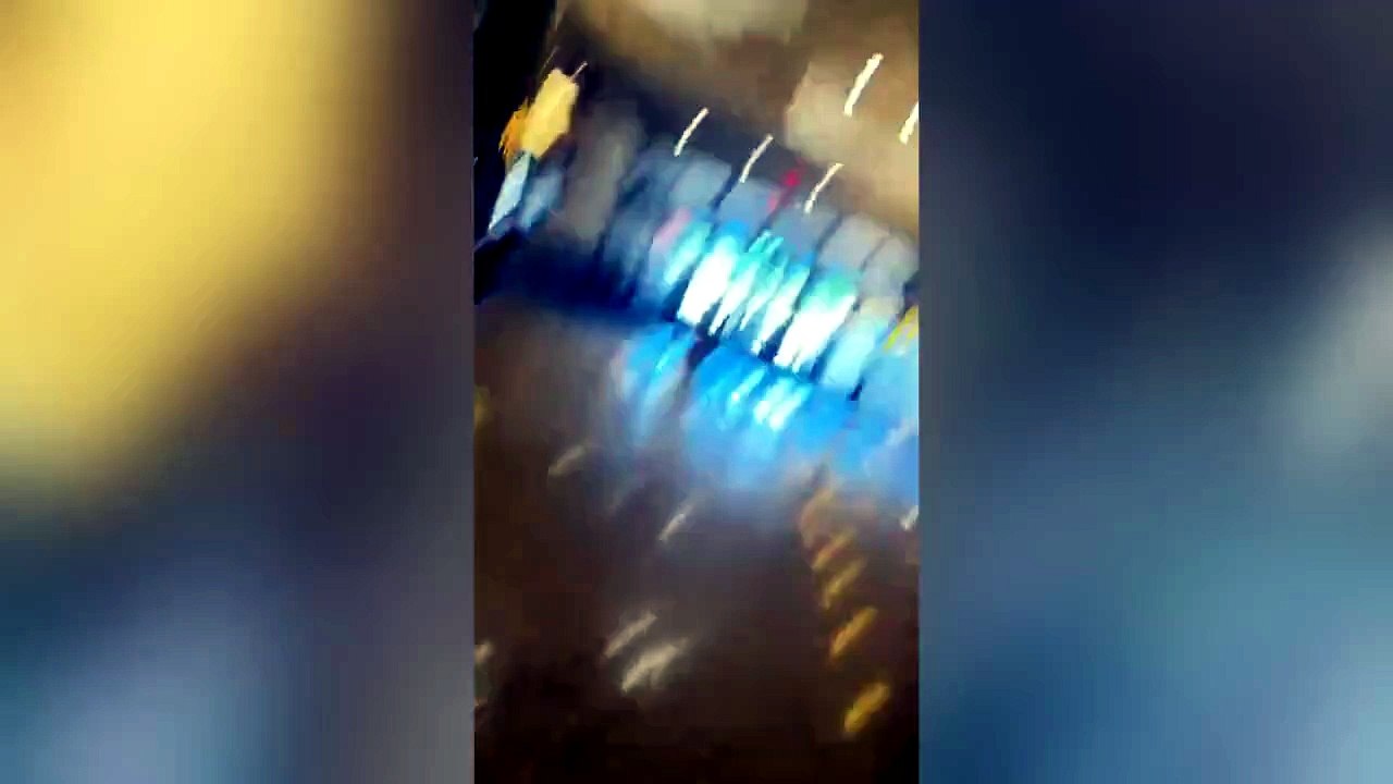 Paura in Usa, spari in un centro commerciale in Michigan: il video delle persone in fuga