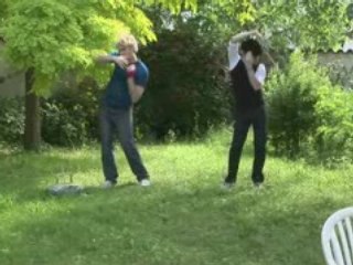 La lessive tecktonik (fausse pub)