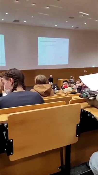 Student Outsmarts Teacher 🧠
