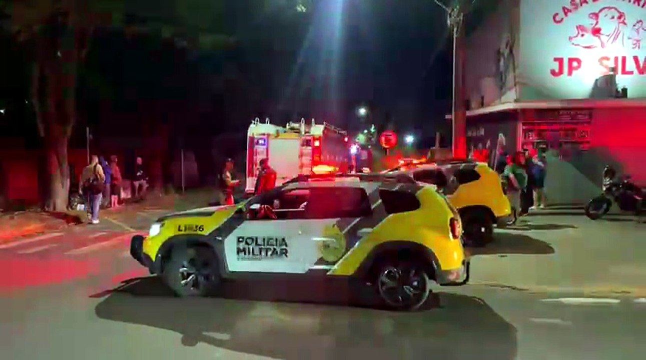 Incêndio em açougue mobiliza o Corpo de Bombeiros na noite desta sexta em Umuarama