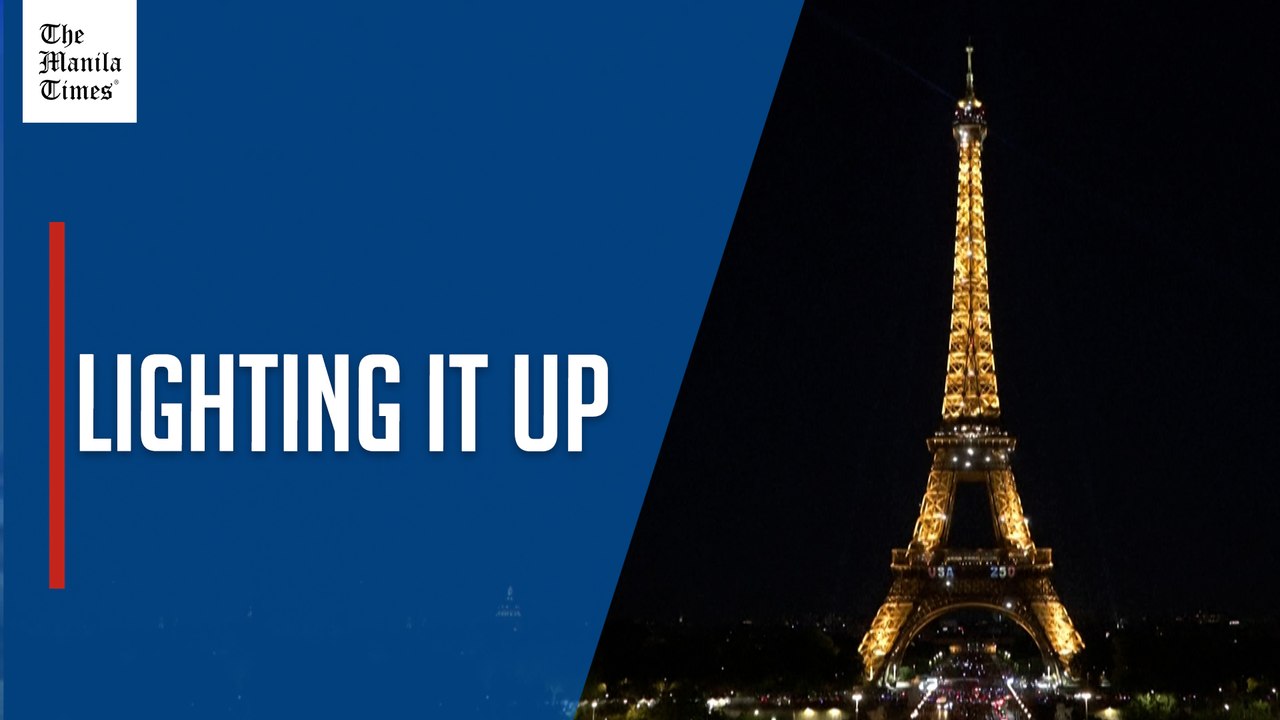 Eiffel Tower pays tribute to the 250th anniversary of US independence