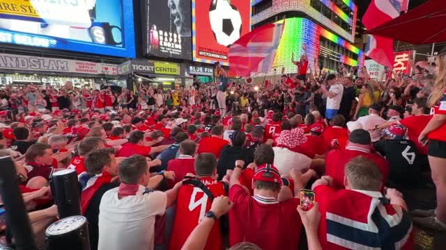 Norvège - Un Viking row géant à Times Square