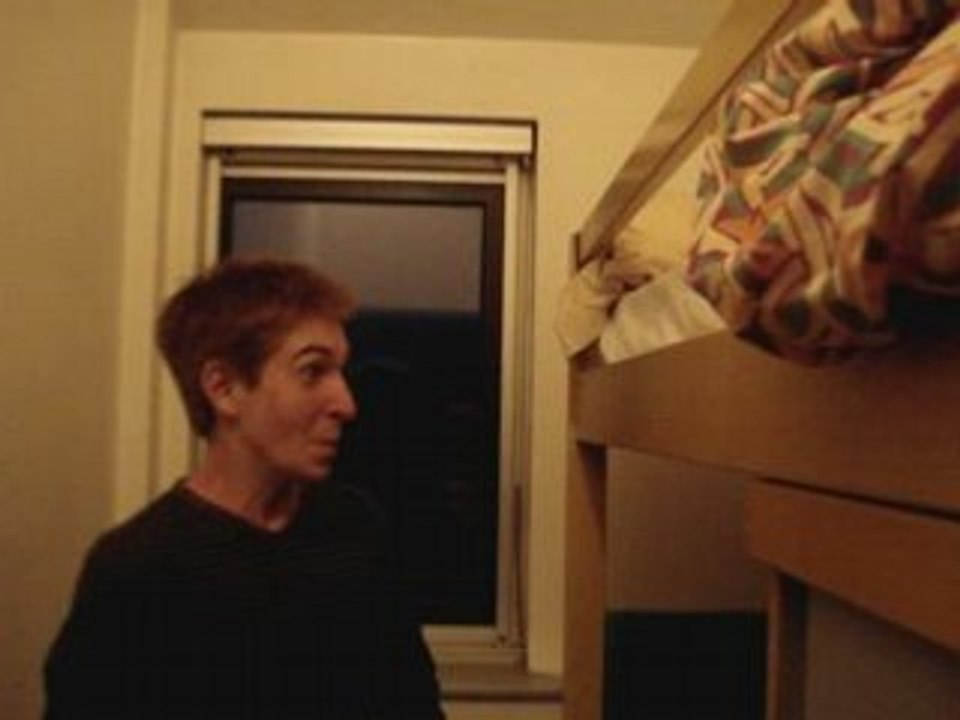 Réau [ IN ] the bed