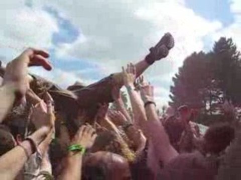 Cowboys Fringants Cergy Karl bodysurfing