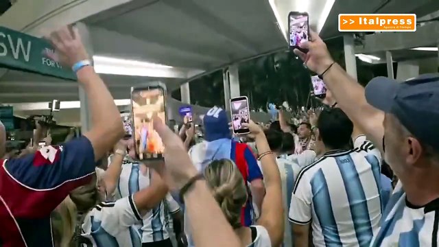 Messi e compagni agli ottavi, tifosi dell'Argentina in festa a Miami