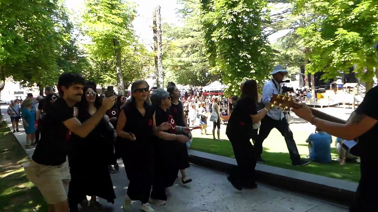 CORO ON MUSIC EN EL TUNEL
