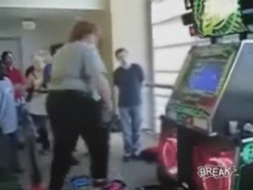DDR Champion Collapses