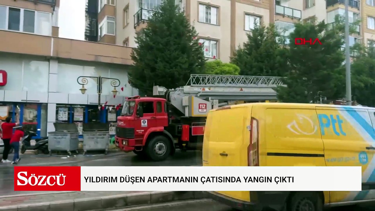 Yıldırım düşen apartmanın çatısında yangın çıktı