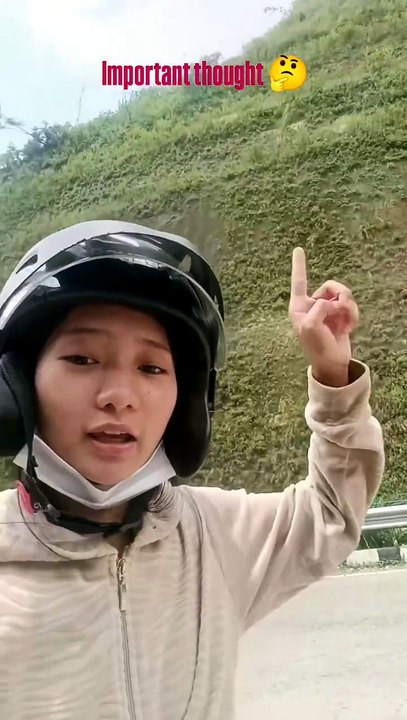 VIRAL NORTH EAST INDIAN GIRL FUNNY VLOGGING GON...