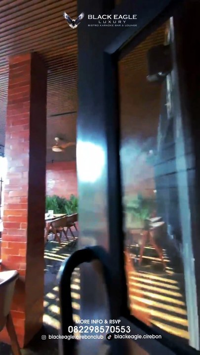 Black Eagle Luxury, Lounge, Bar, Karaoke, Bistr...