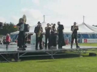 La Goutte au Nez - Fanfare Alternative - Charivarue 2008