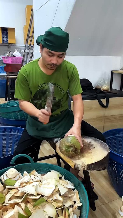 Amazing skill in extracting coconut meat