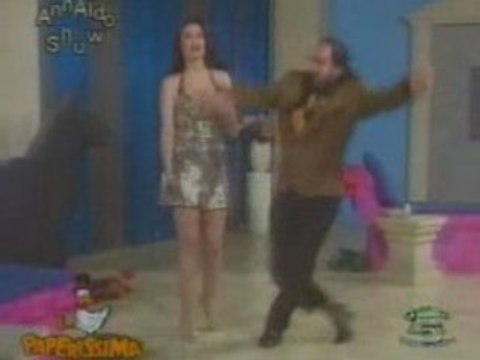 Gamelle sexy à la télé italienne