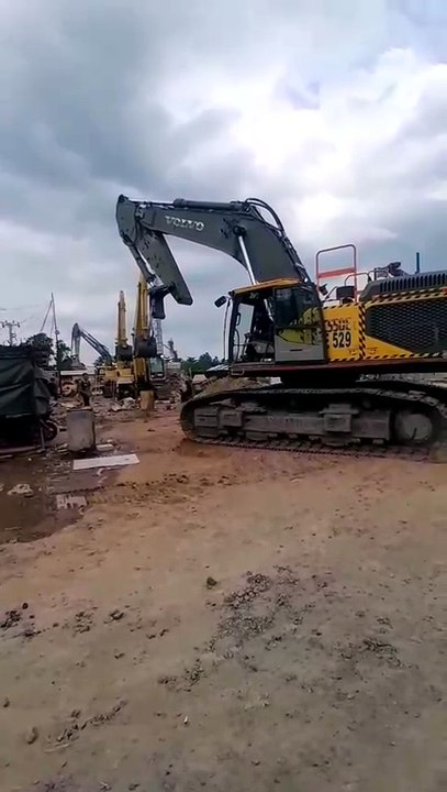 Heavy Equipment Operations at a Kalimantan Mining Site, Indonesia