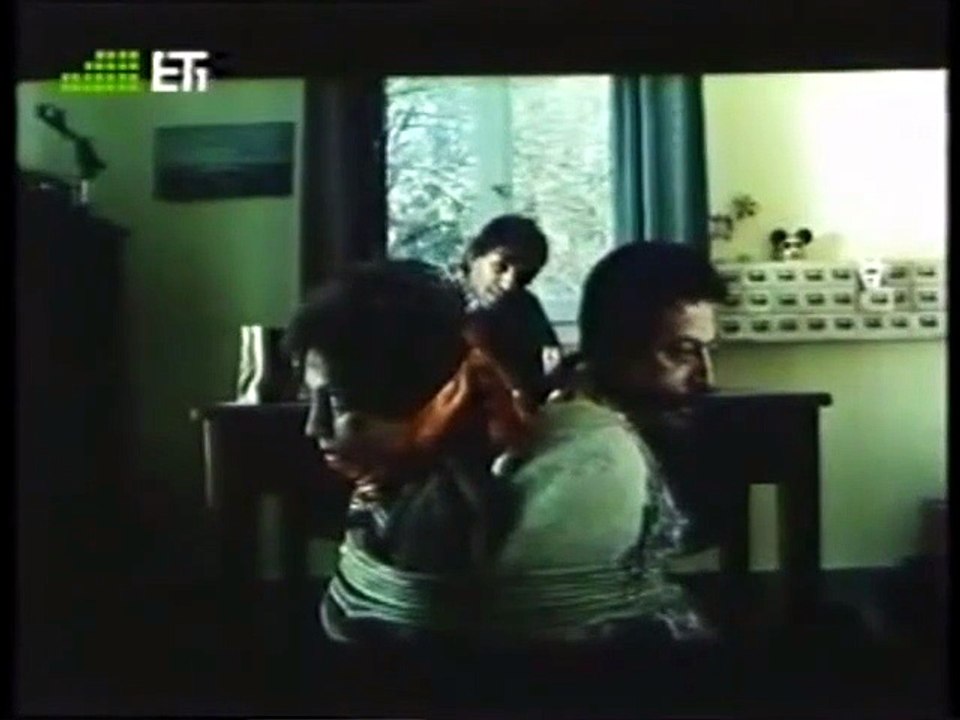 Η κοιλιά της μέλισσας (2000)