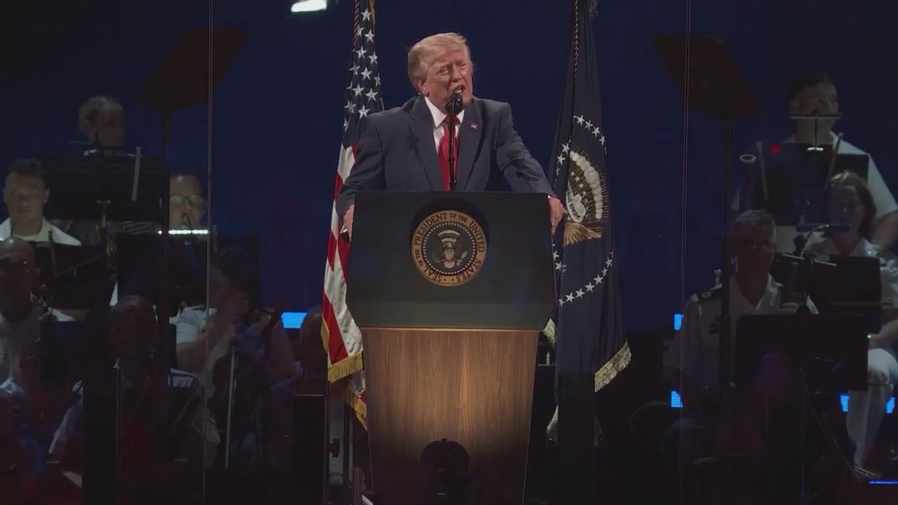 Trump honors troops