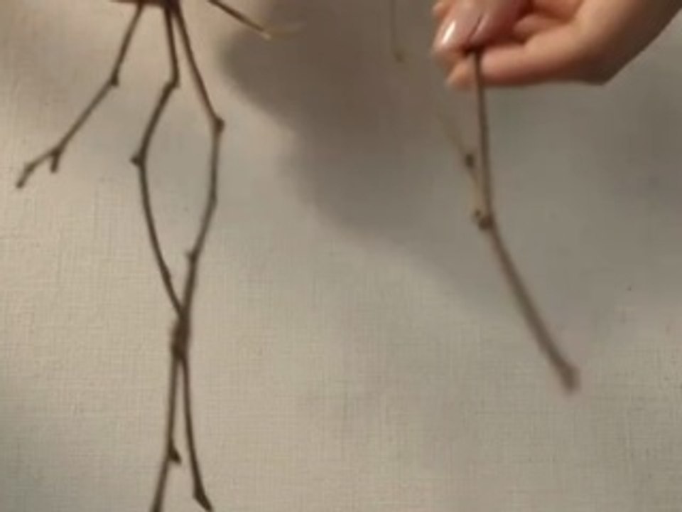 Hands_assemble_sculpture_of_couple_